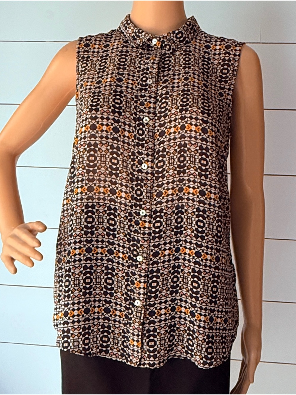 H&M  Patterned Sleeveless Button Up Blouse with Mustard Details Sz 6